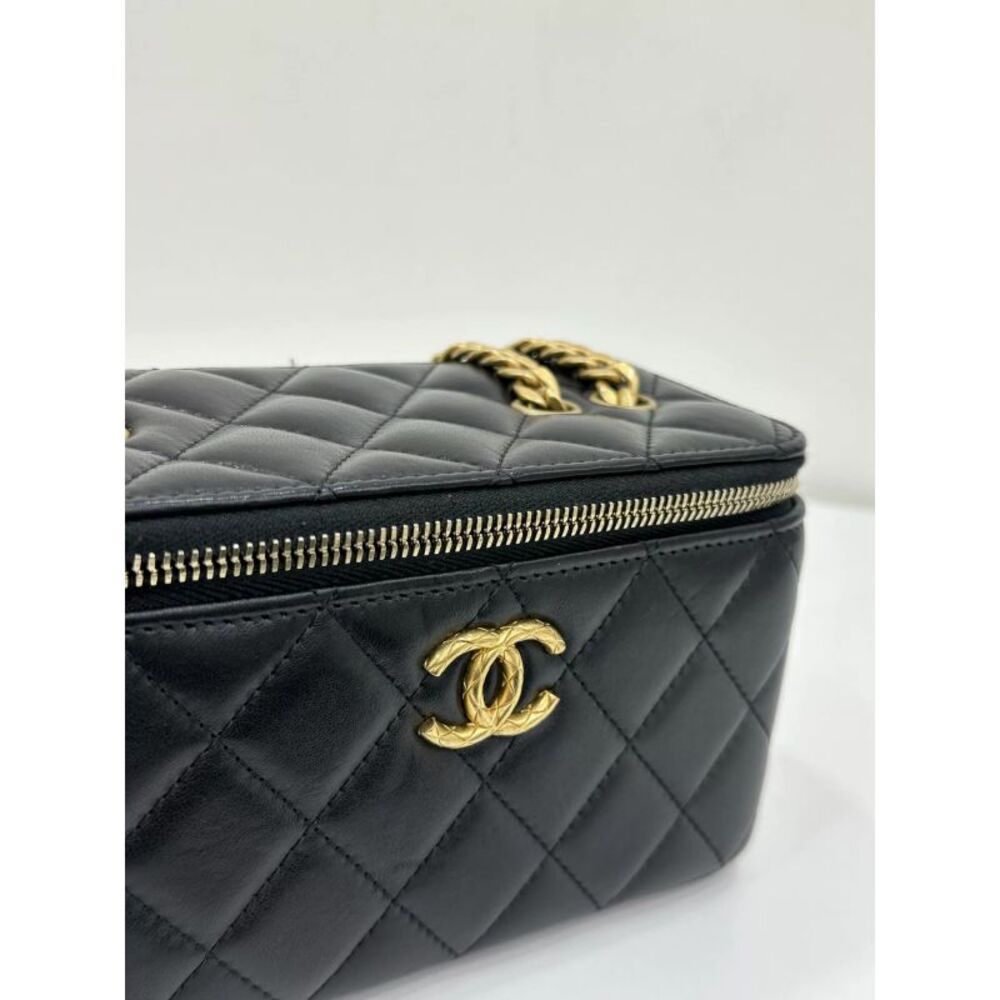 Chanel Women Pre-Loved Bag Very Good Condition - Picture 7 of 8